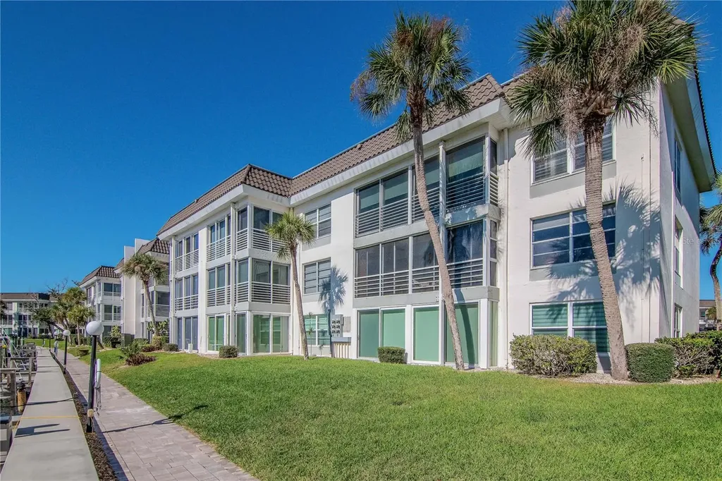 4390 Exeter Drive Longboat Key FL 34228