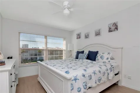 4390 Exeter Drive Longboat Key FL 34228