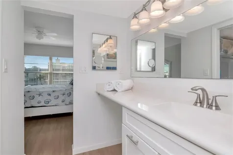 4390 Exeter Drive Longboat Key FL 34228