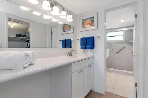 4390 Exeter Drive Longboat Key FL 34228