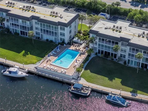 4390 Exeter Drive Longboat Key FL 34228