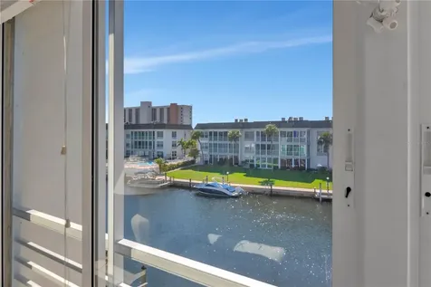 4390 Exeter Drive Longboat Key FL 34228