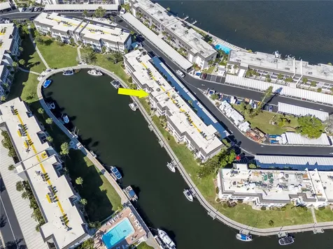 4390 Exeter Drive Longboat Key FL 34228