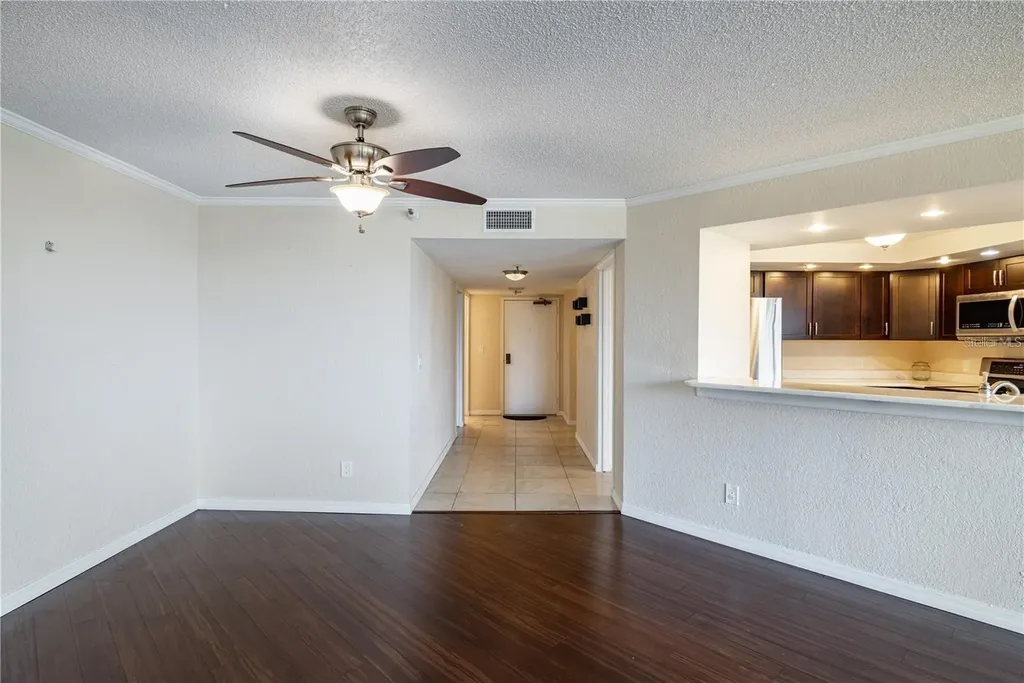 5950 Pelican Bay Plaza S Gulfport FL 33707