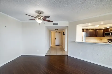 5950 Pelican Bay Plaza S Gulfport FL 33707