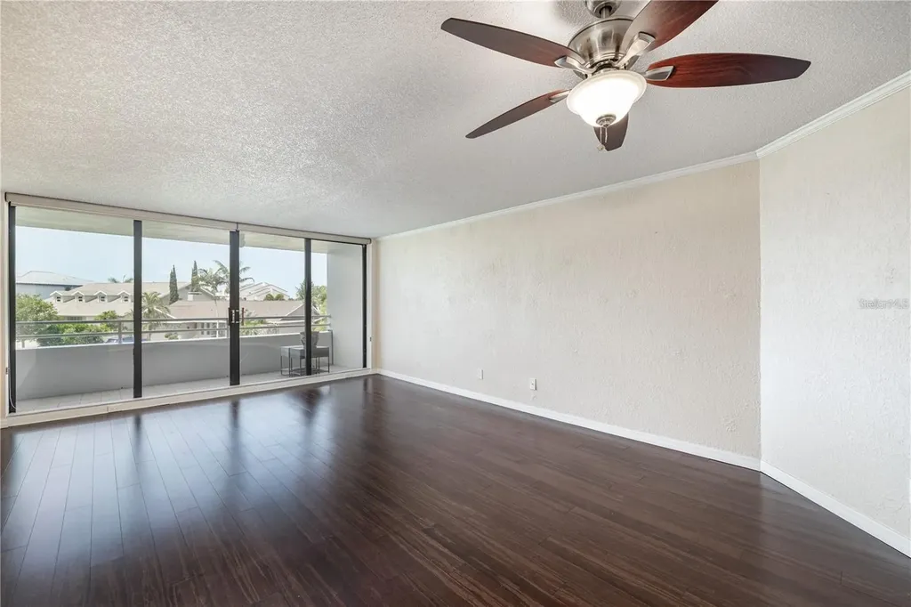 5950 Pelican Bay Plaza S Gulfport FL 33707