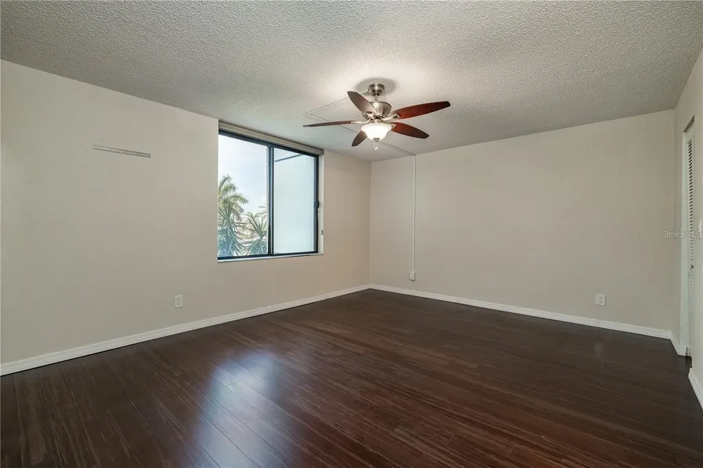 5950 Pelican Bay Plaza S Gulfport FL 33707