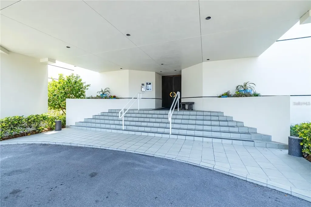 5950 Pelican Bay Plaza S Gulfport FL 33707