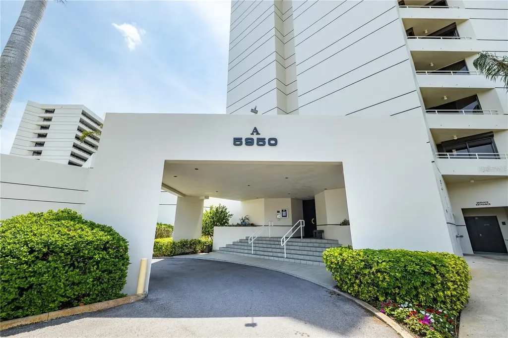 5950 Pelican Bay Plaza S Gulfport FL 33707