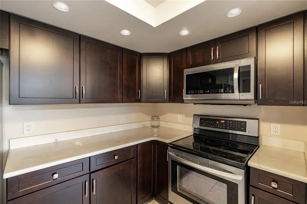 5950 Pelican Bay Plaza S Gulfport FL 33707