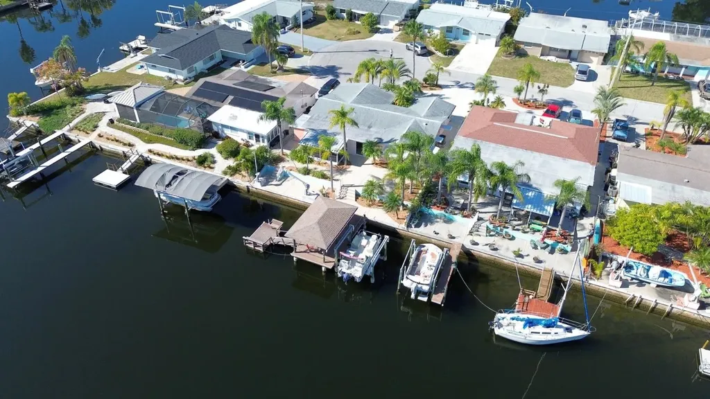 12612 4th Isle Hudson FL 34667