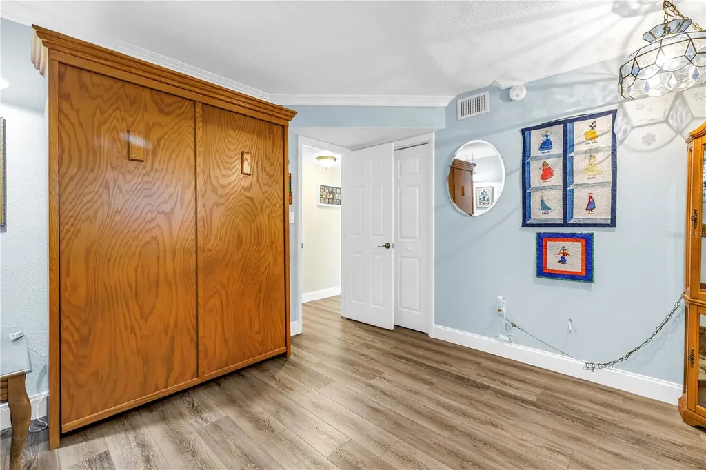 4525 Cove Circle St Petersburg FL 33708