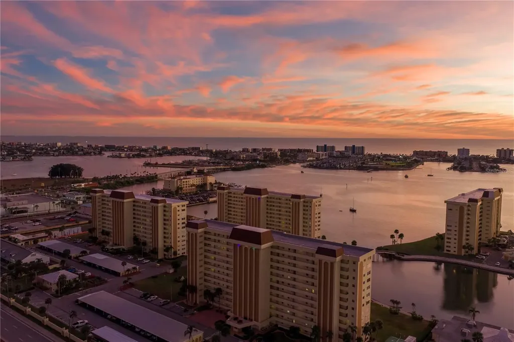 4525 Cove Circle St Petersburg FL 33708