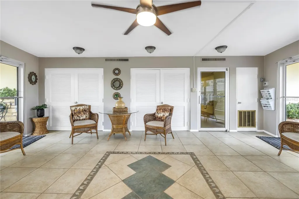 4525 Cove Circle St Petersburg FL 33708