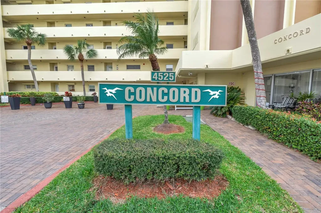 4525 Cove Circle St Petersburg FL 33708