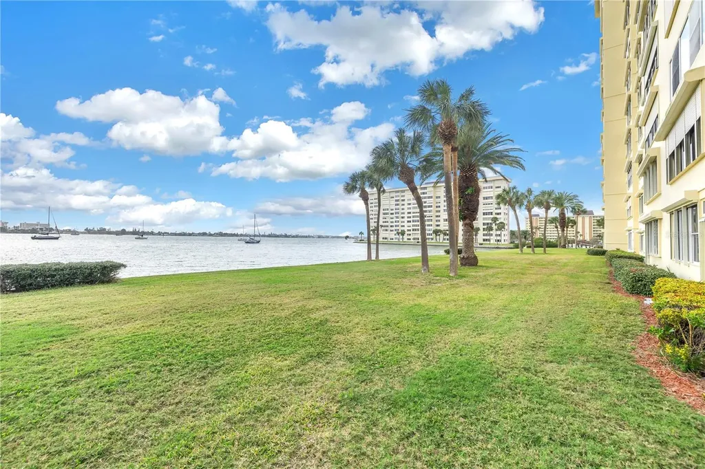 4525 Cove Circle St Petersburg FL 33708