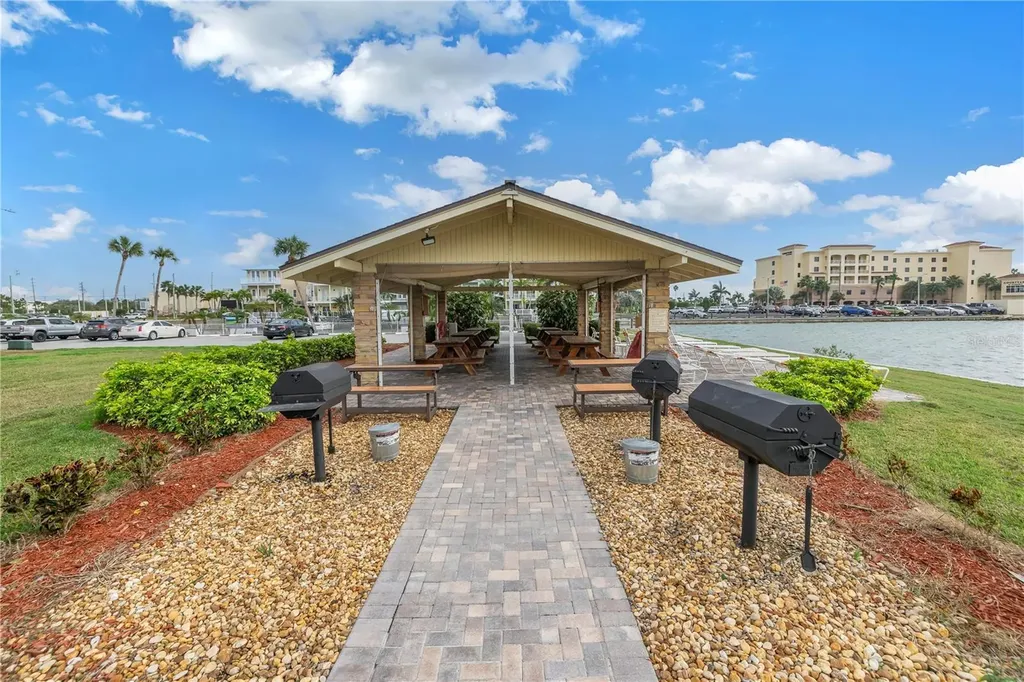 4525 Cove Circle St Petersburg FL 33708