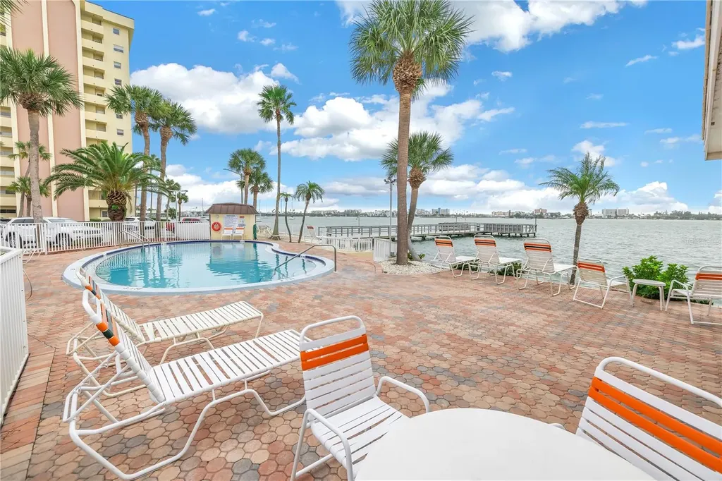 4525 Cove Circle St Petersburg FL 33708