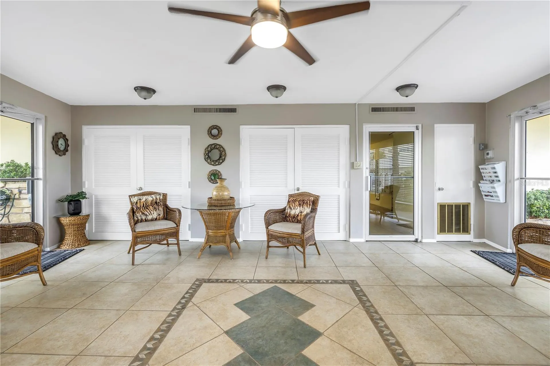 4525 Cove Circle St Petersburg FL 33708