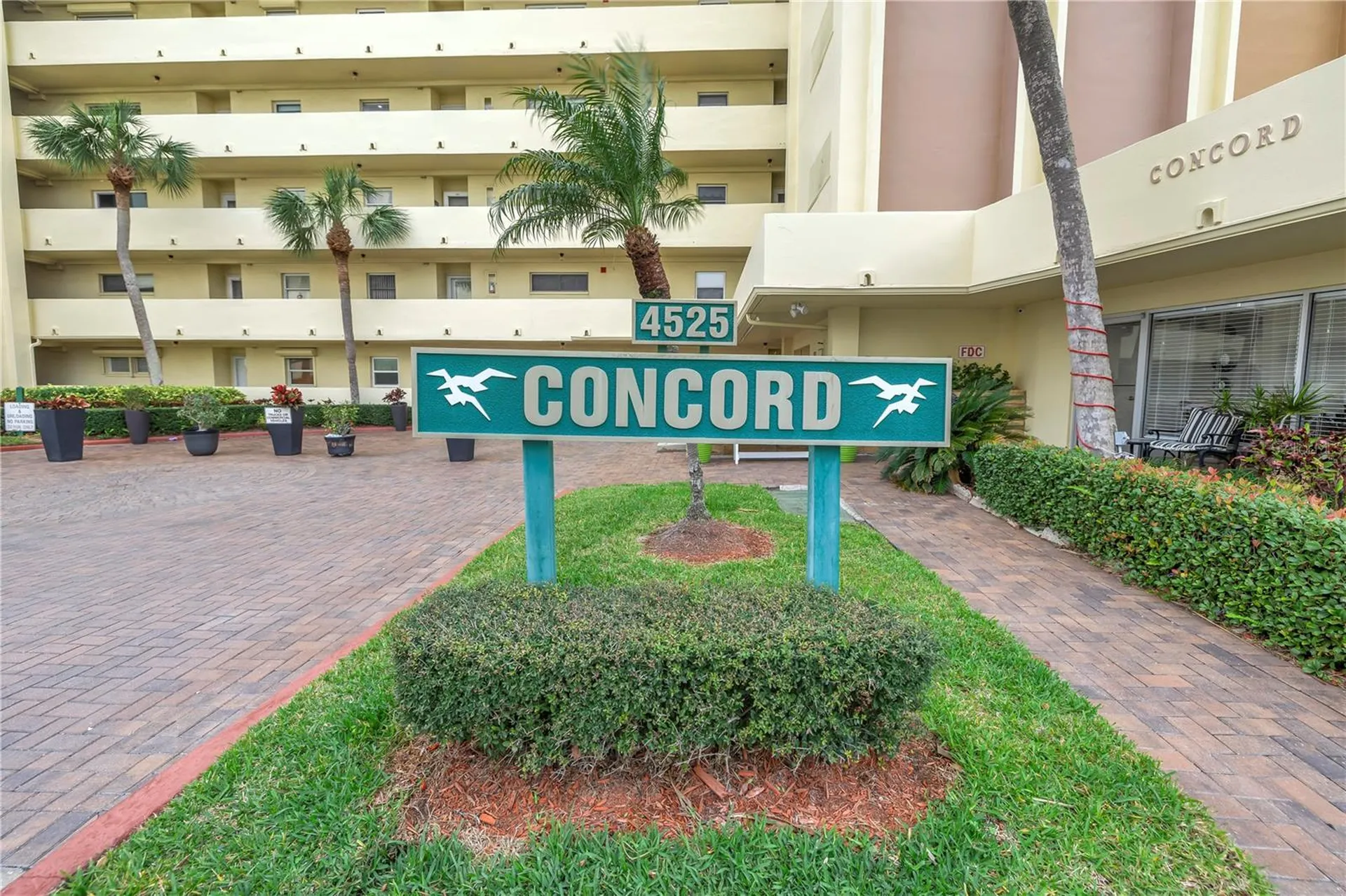 4525 Cove Circle St Petersburg FL 33708