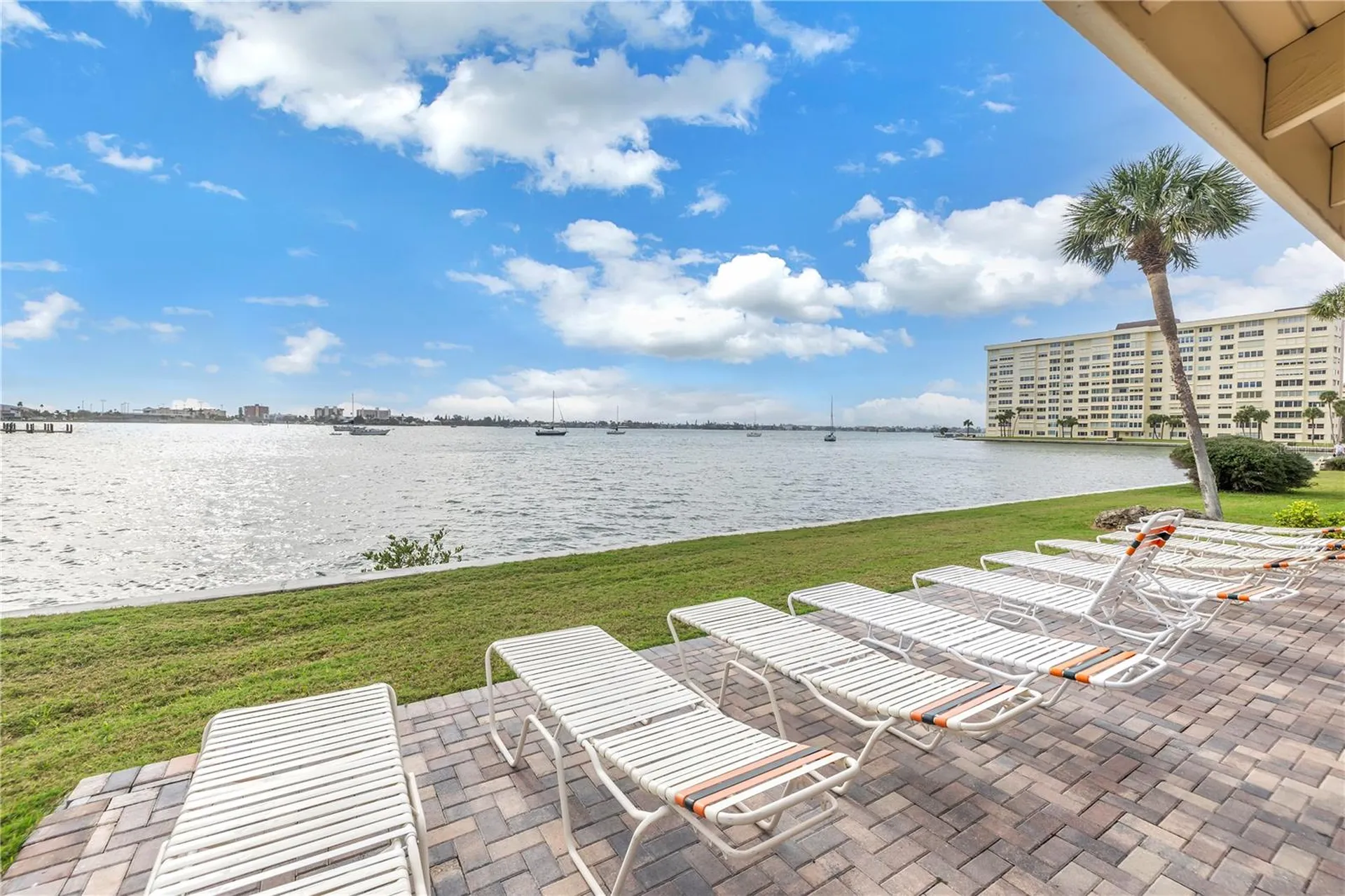 4525 Cove Circle St Petersburg FL 33708