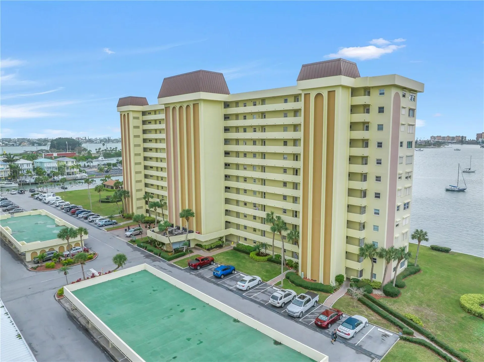 4525 Cove Circle St Petersburg FL 33708