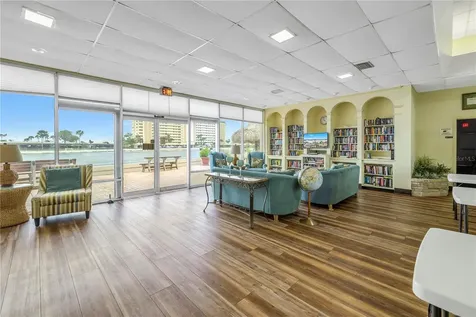 4525 Cove Circle St Petersburg FL 33708