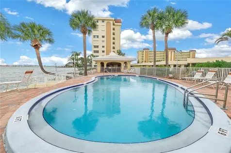 4525 Cove Circle St Petersburg FL 33708