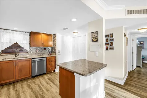 4525 Cove Circle St Petersburg FL 33708
