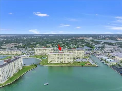 4525 Cove Circle St Petersburg FL 33708