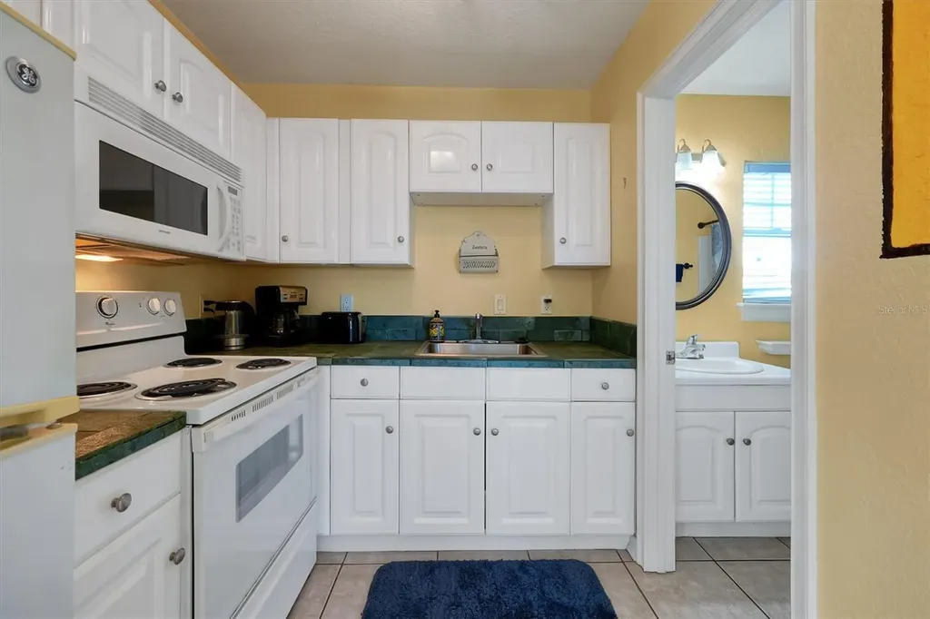 4209 Lake Lockhart Drive Orlando FL 32810