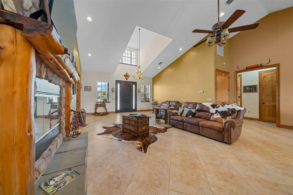 2198 W Highway 329 Citra FL 32113