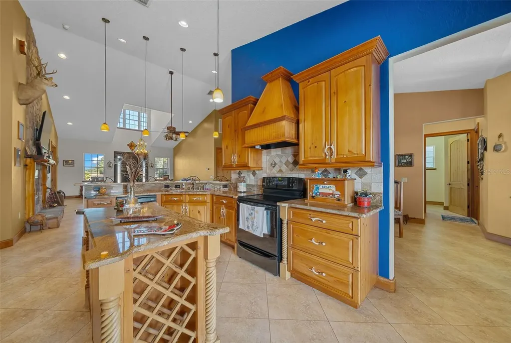 2198 W Highway 329 Citra FL 32113