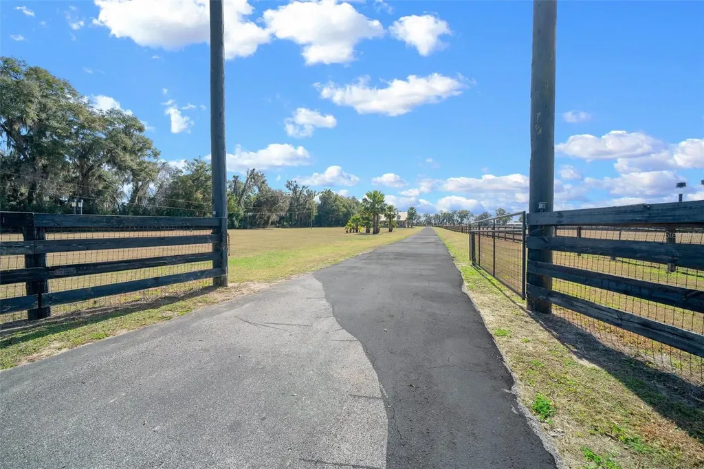 2198 W Highway 329 Citra FL 32113