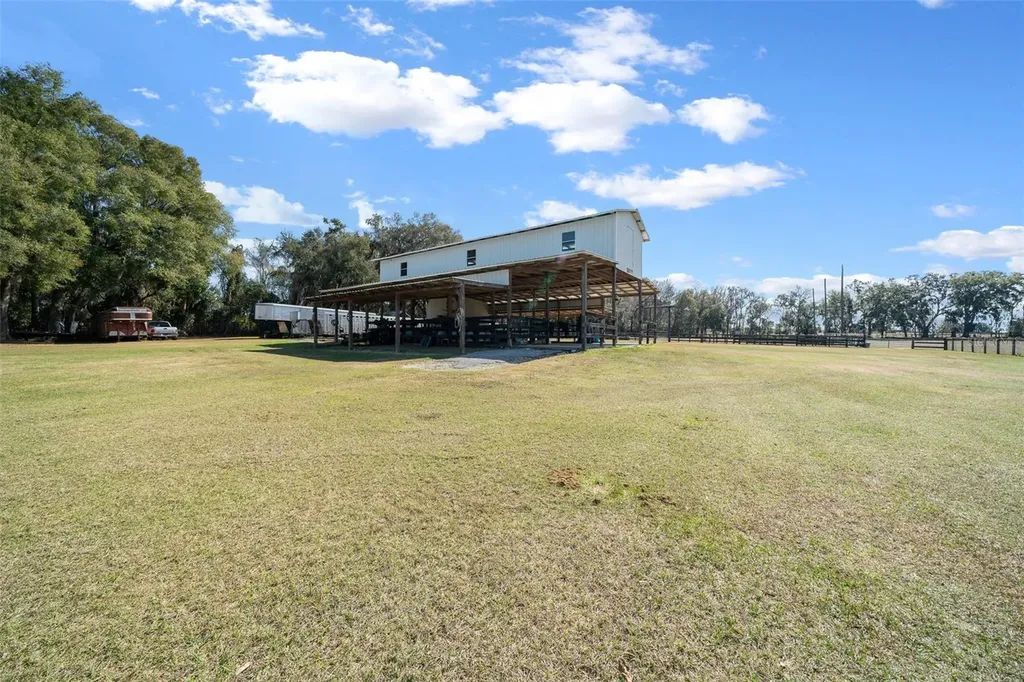 2198 W Highway 329 Citra FL 32113