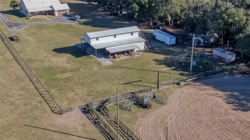 2198 W Highway 329 Citra FL 32113
