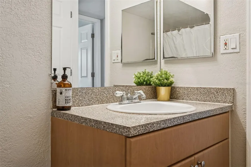 14421 Americana Circle Tampa FL 33613