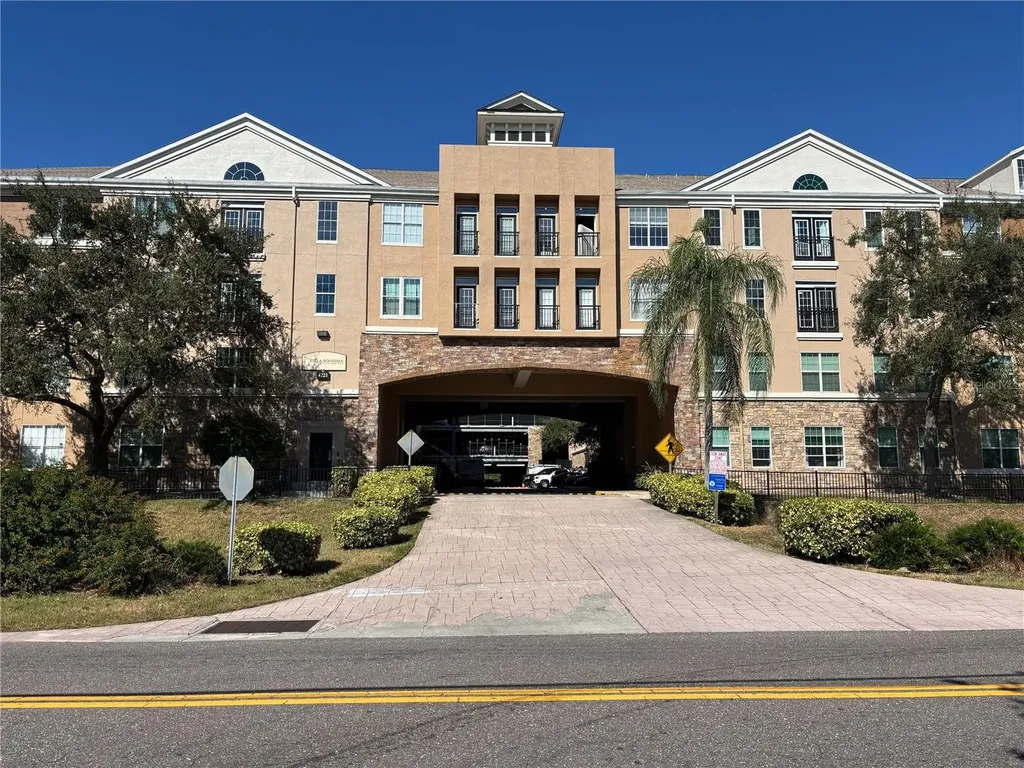 4221 W Spruce Street Tampa FL 33607