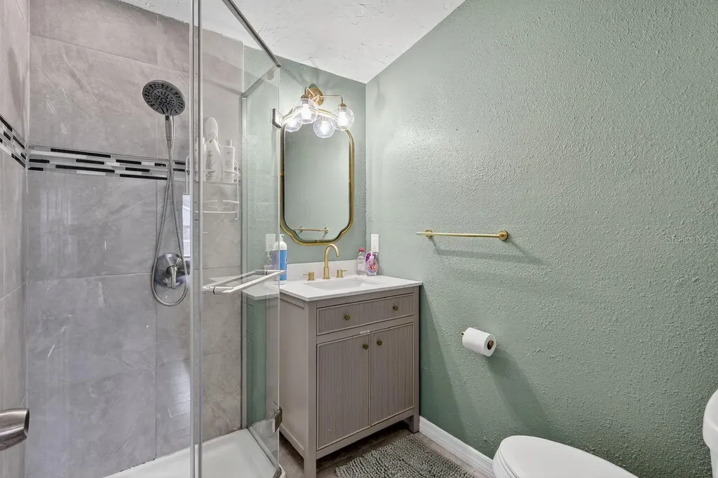 6320 Case Avenue Bradenton FL 34207