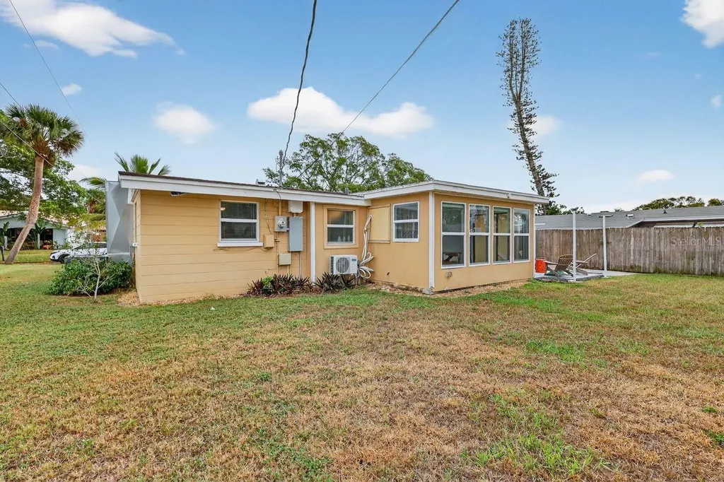 6320 Case Avenue Bradenton FL 34207