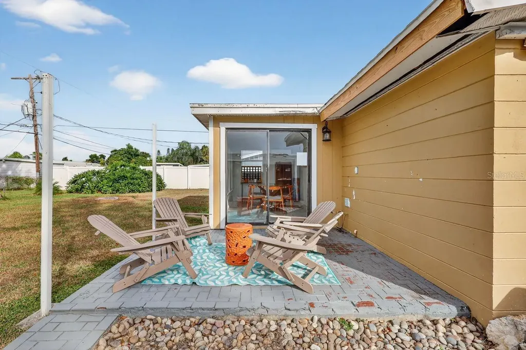 6320 Case Avenue Bradenton FL 34207