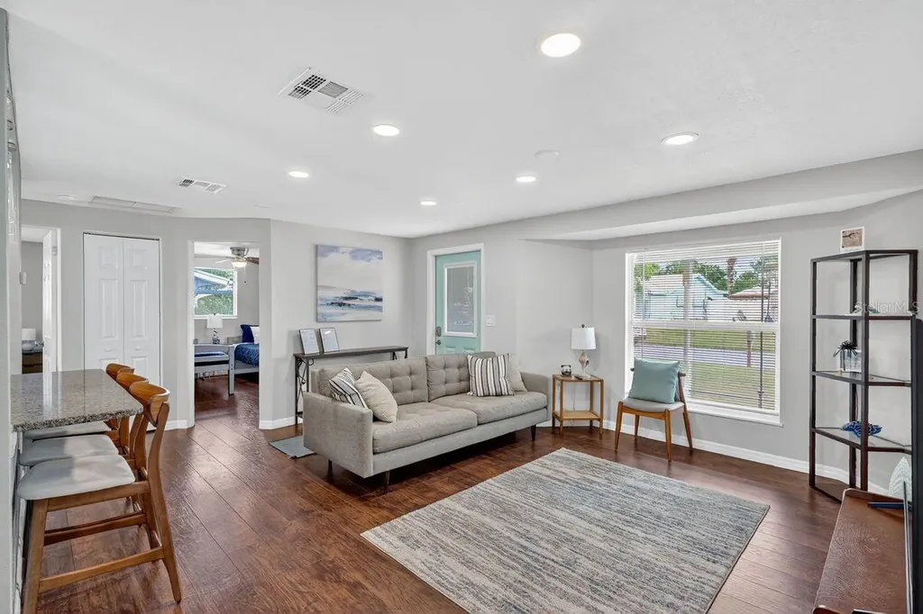 6320 Case Avenue Bradenton FL 34207