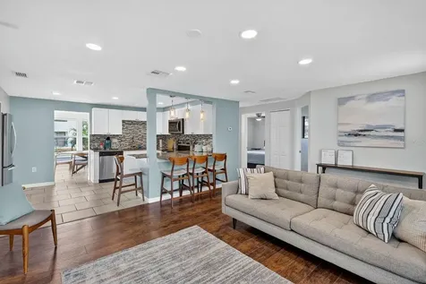 6320 Case Avenue Bradenton FL 34207