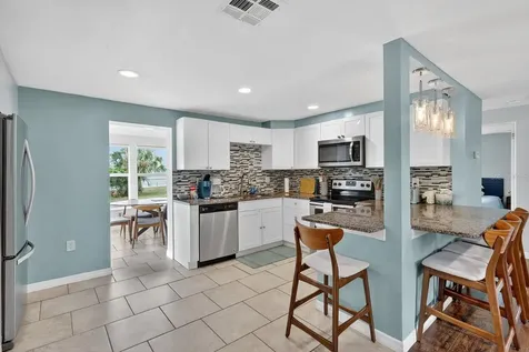 6320 Case Avenue Bradenton FL 34207