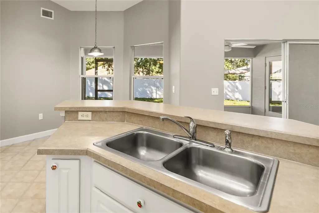 2026 Oakbend Drive Eustis FL 32726