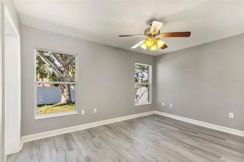 2026 Oakbend Drive Eustis FL 32726