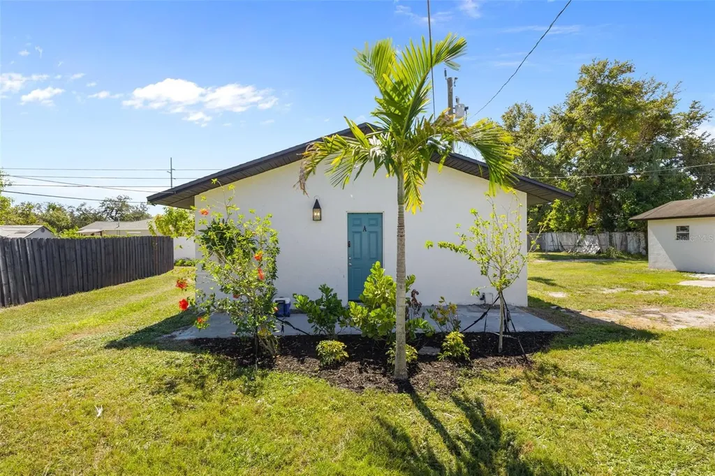 2722 14th Avenue S St Petersburg FL 33712