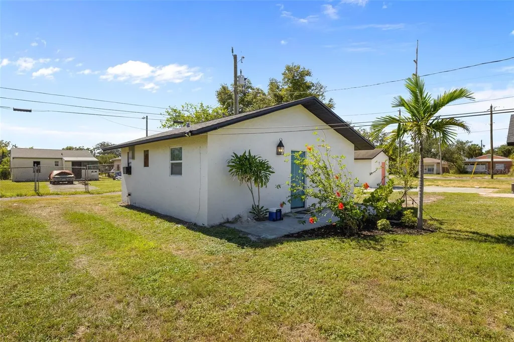 2722 14th Avenue S St Petersburg FL 33712