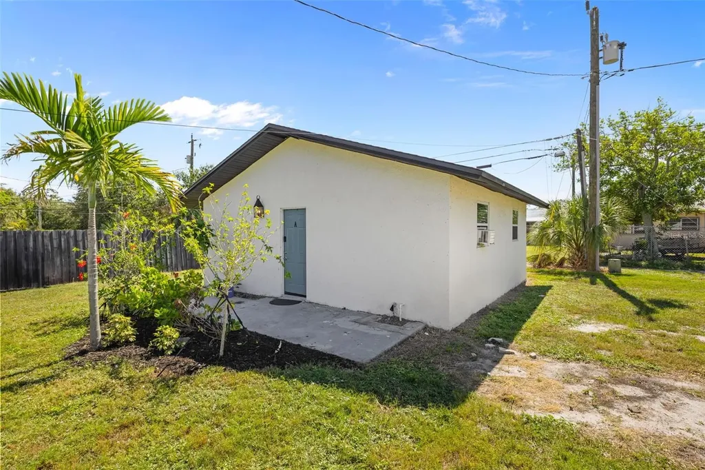 2722 14th Avenue S St Petersburg FL 33712