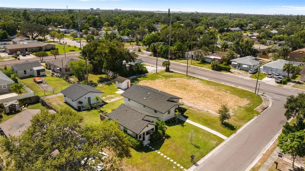 2722 14th Avenue S St Petersburg FL 33712